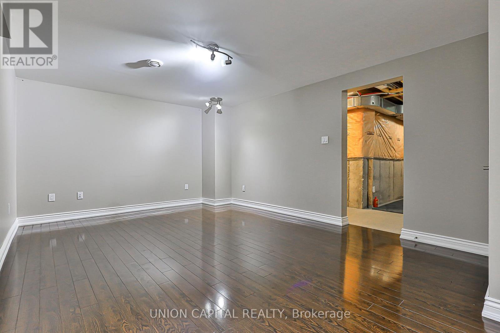 115 Ken Laushway Avenue, Whitchurch-Stouffville, Ontario  L4A 0J5 - Photo 17 - N12476102