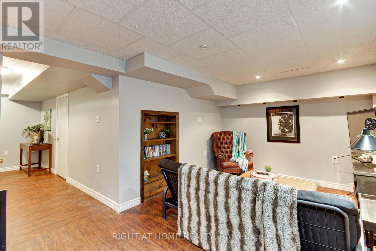 26 Crittenden Drive, Georgina, Ontario  L4P 4E7 - Photo 15 - N12476067