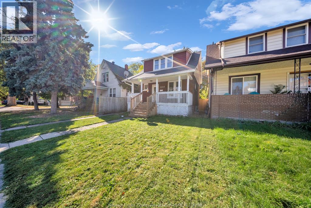 1137 Bruce Avenue, Windsor, Ontario  N9A 4Y3 - Photo 5 - 25026944