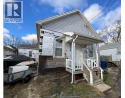 38 FOSTER, Chatham, Ontario