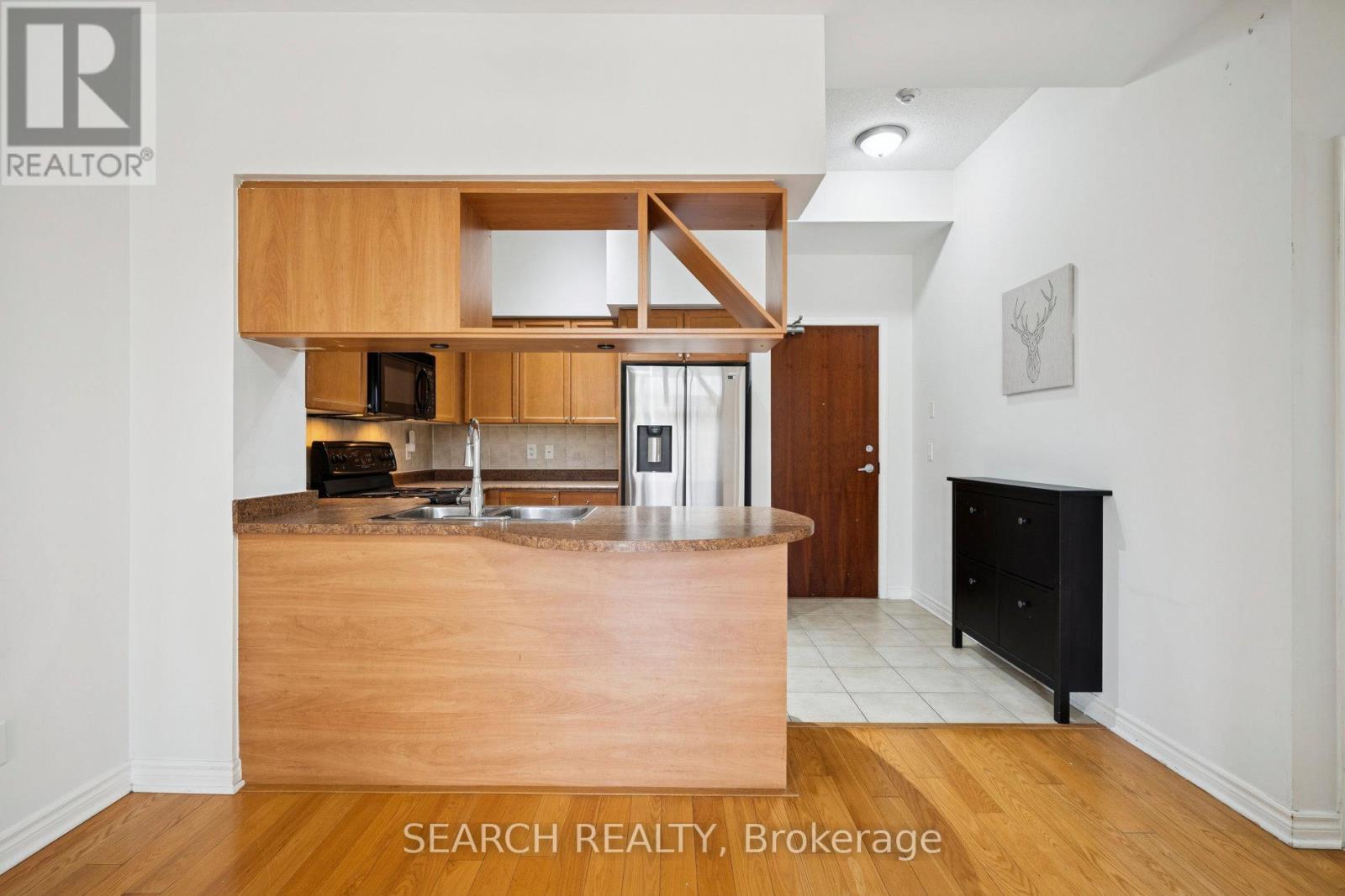 203 - 330 Princess Royal Drive, Mississauga, Ontario  L5B 4P7 - Photo 15 - W12477687