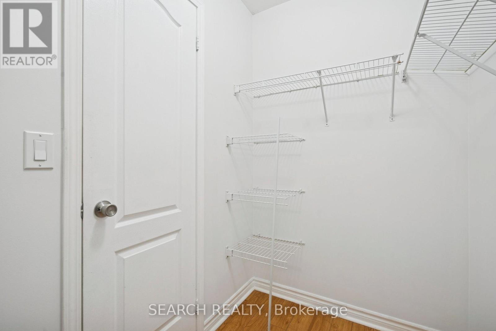 203 - 330 Princess Royal Drive, Mississauga, Ontario  L5B 4P7 - Photo 22 - W12477687
