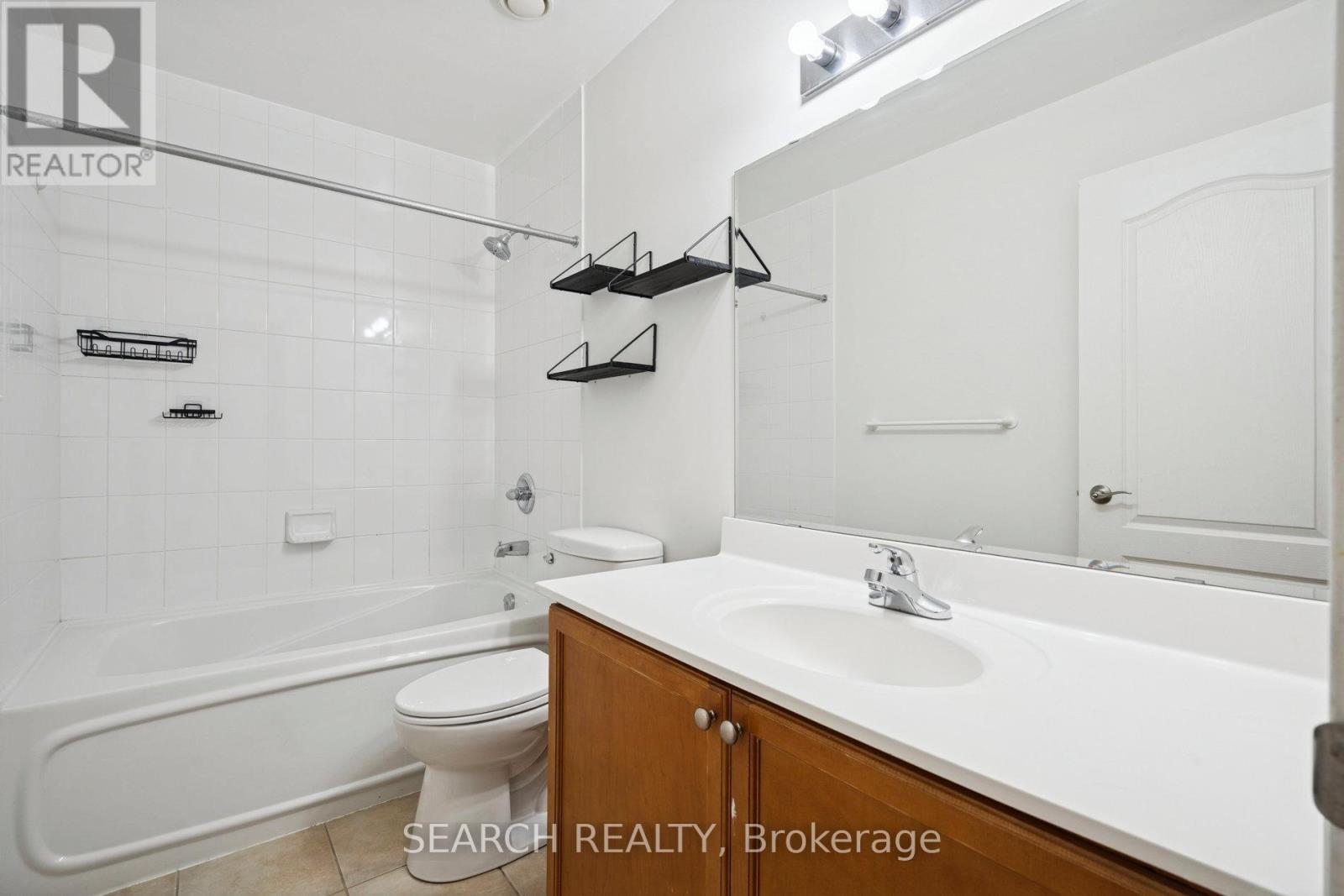 203 - 330 Princess Royal Drive, Mississauga, Ontario  L5B 4P7 - Photo 27 - W12477687