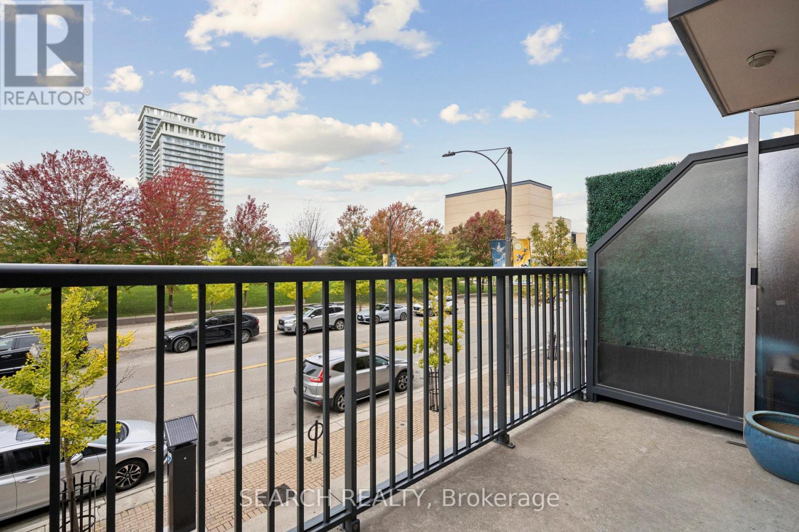 203 - 330 Princess Royal Drive, Mississauga, Ontario  L5B 4P7 - Photo 29 - W12477687
