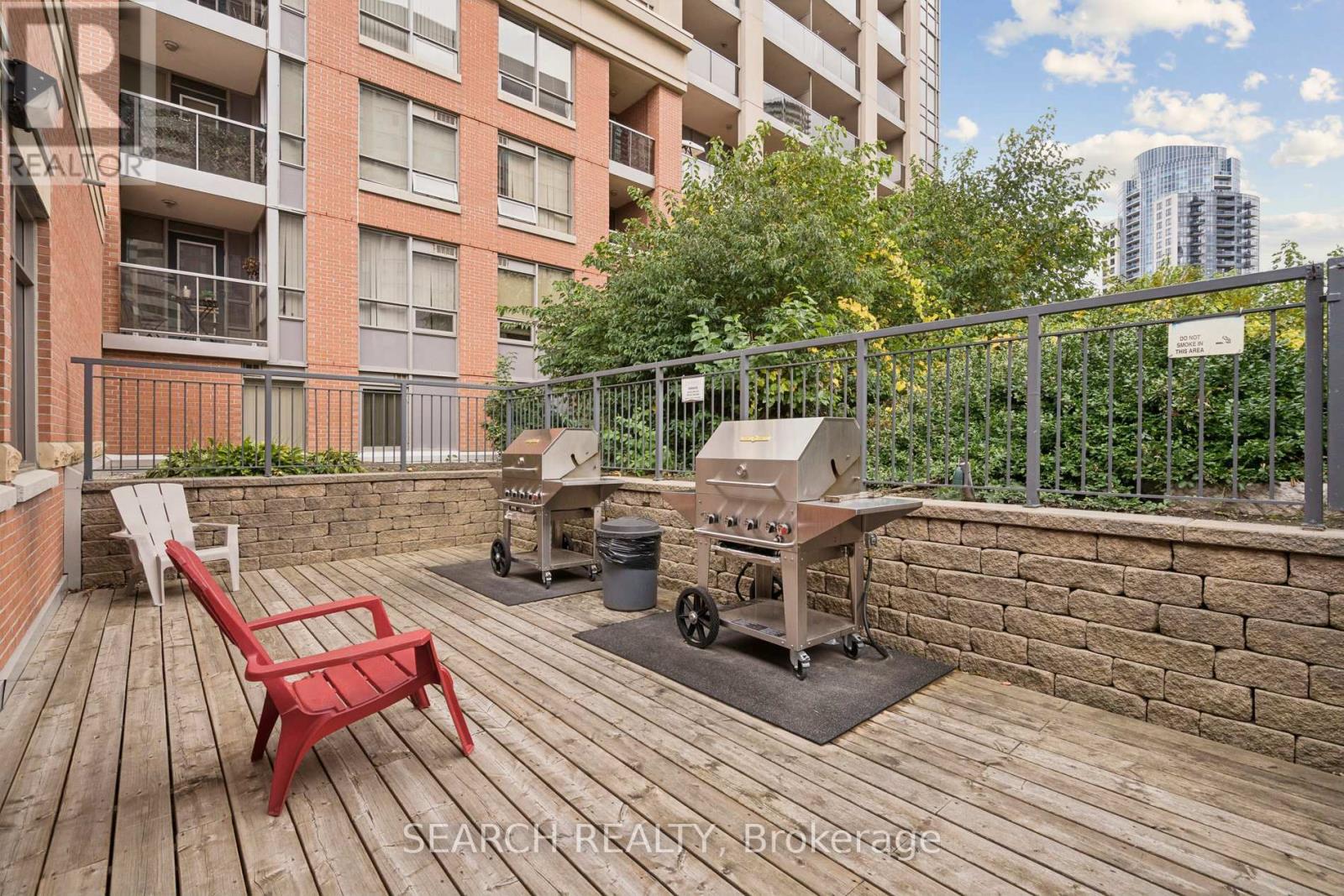 203 - 330 Princess Royal Drive, Mississauga, Ontario  L5B 4P7 - Photo 43 - W12477687