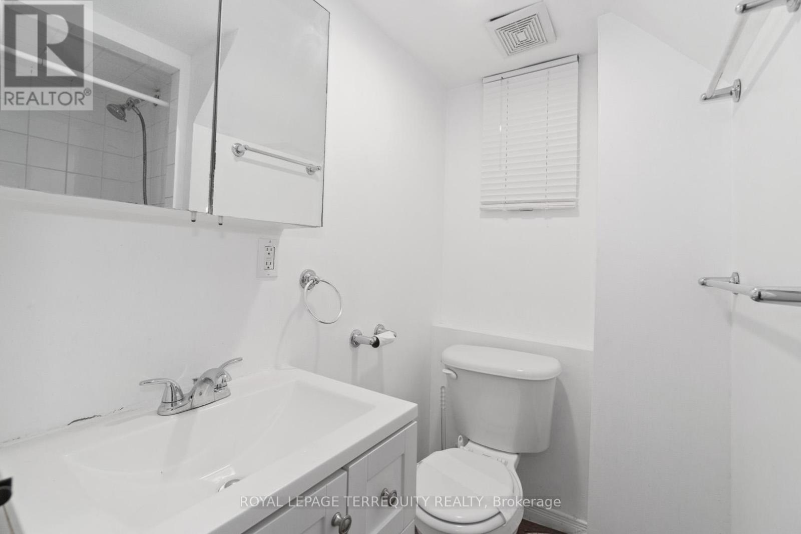 Basement - 33 St John's Road, Toronto, Ontario  M6P 1T7 - Photo 18 - W12477696