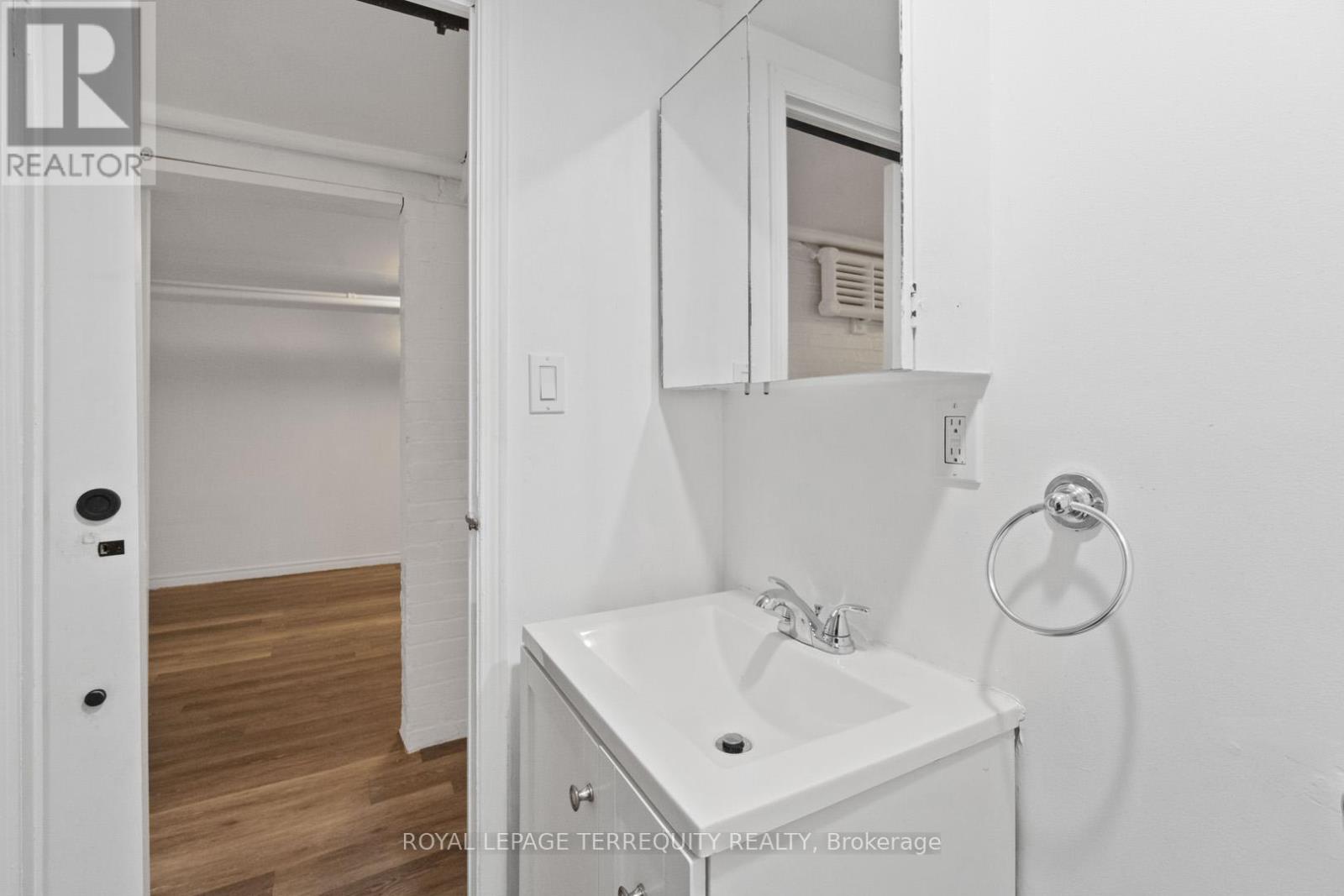 Basement - 33 St John's Road, Toronto, Ontario  M6P 1T7 - Photo 19 - W12477696