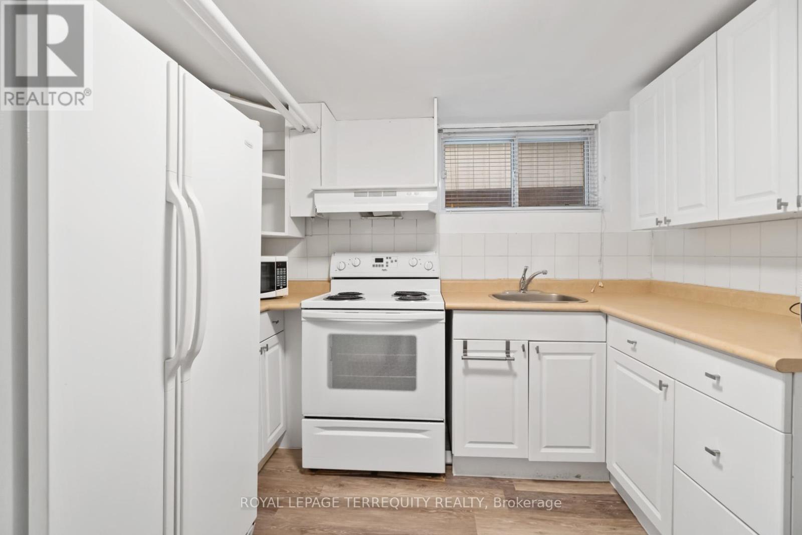Basement - 33 St John's Road, Toronto, Ontario  M6P 1T7 - Photo 6 - W12477696