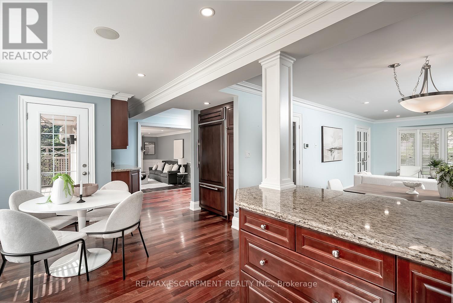 2428 Lakeshore Road, Burlington, Ontario  L7R 1C1 - Photo 13 - W12477697