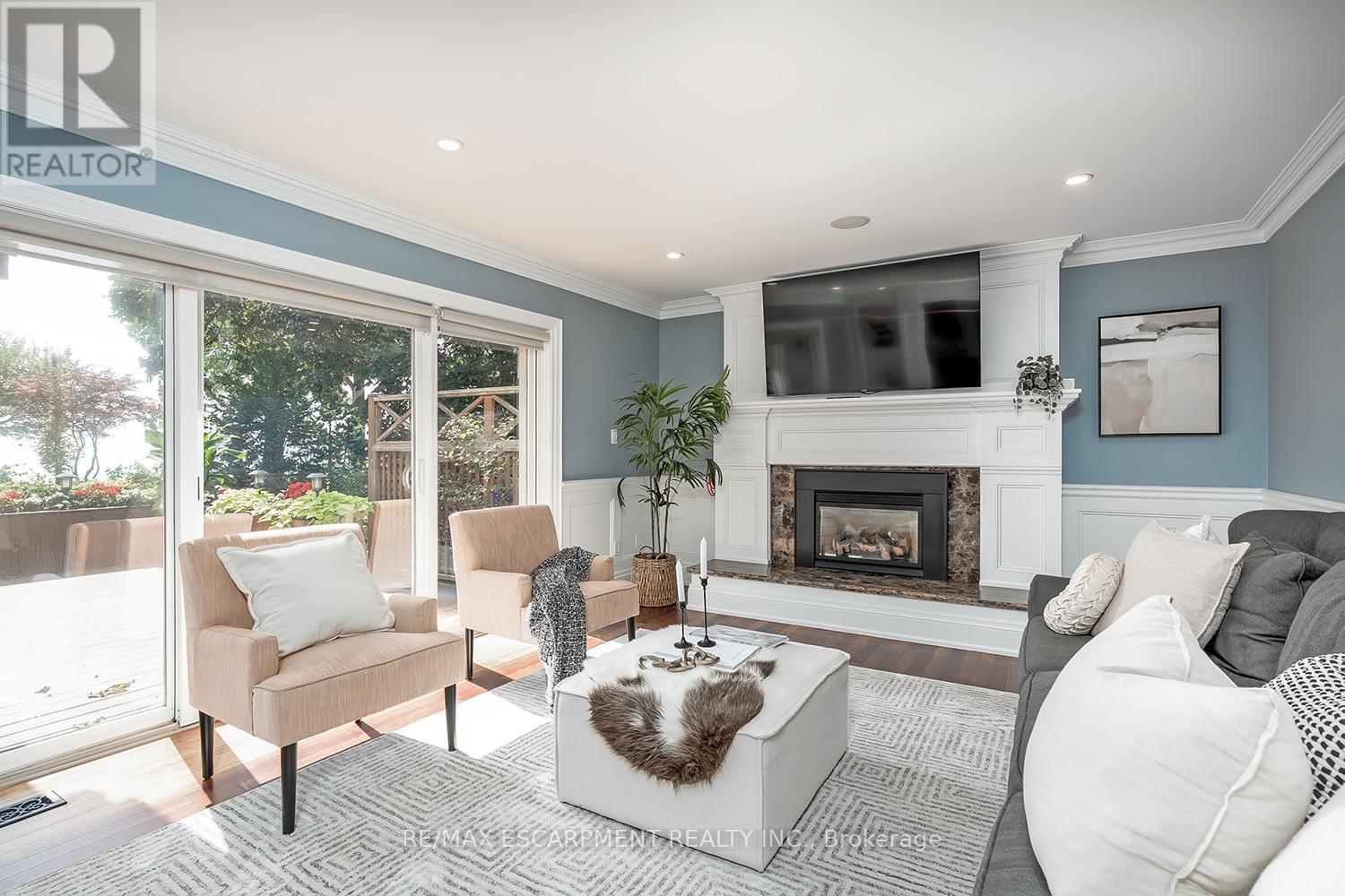 2428 Lakeshore Road, Burlington, Ontario  L7R 1C1 - Photo 19 - W12477697