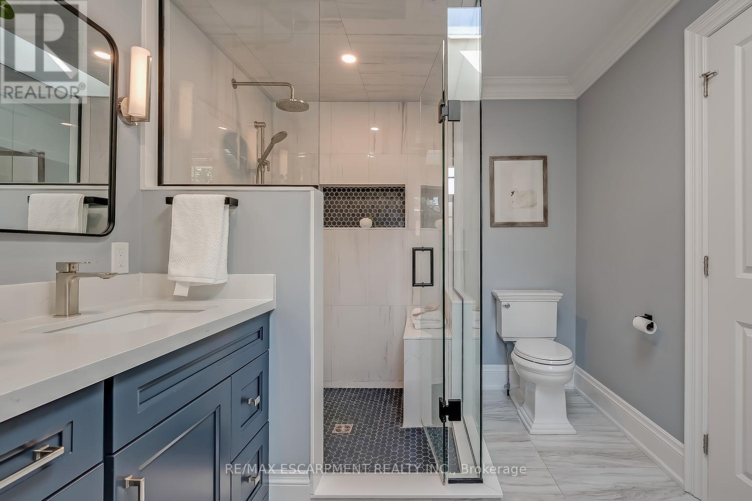 2428 Lakeshore Road, Burlington, Ontario  L7R 1C1 - Photo 25 - W12477697