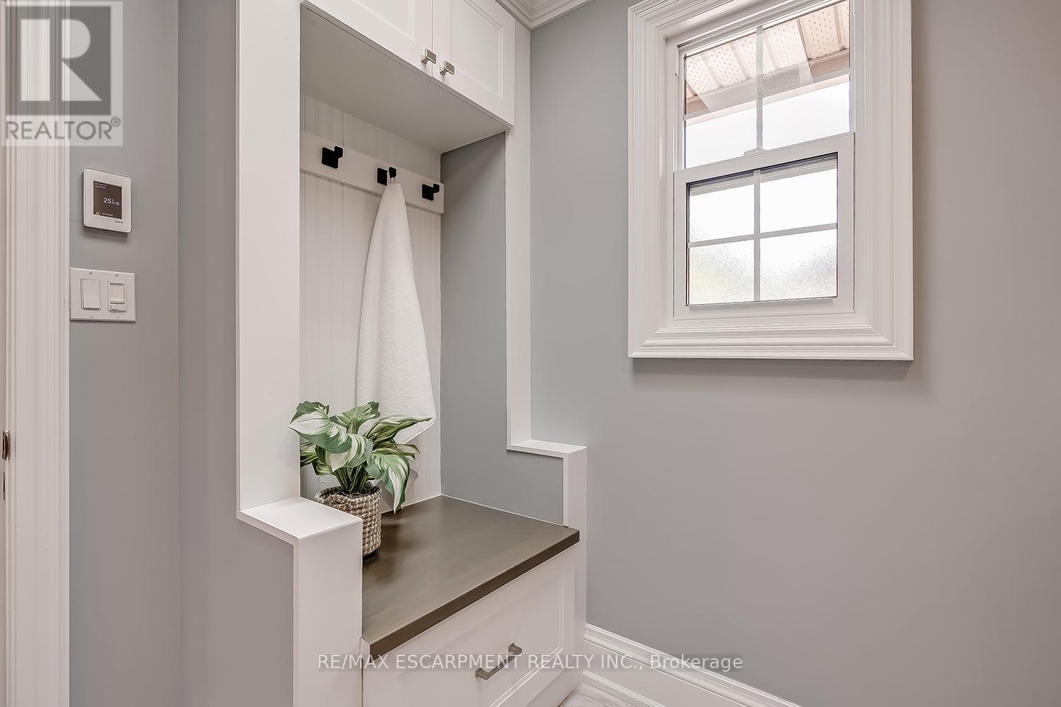 2428 Lakeshore Road, Burlington, Ontario  L7R 1C1 - Photo 26 - W12477697