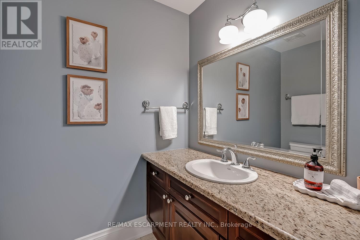 2428 Lakeshore Road, Burlington, Ontario  L7R 1C1 - Photo 29 - W12477697