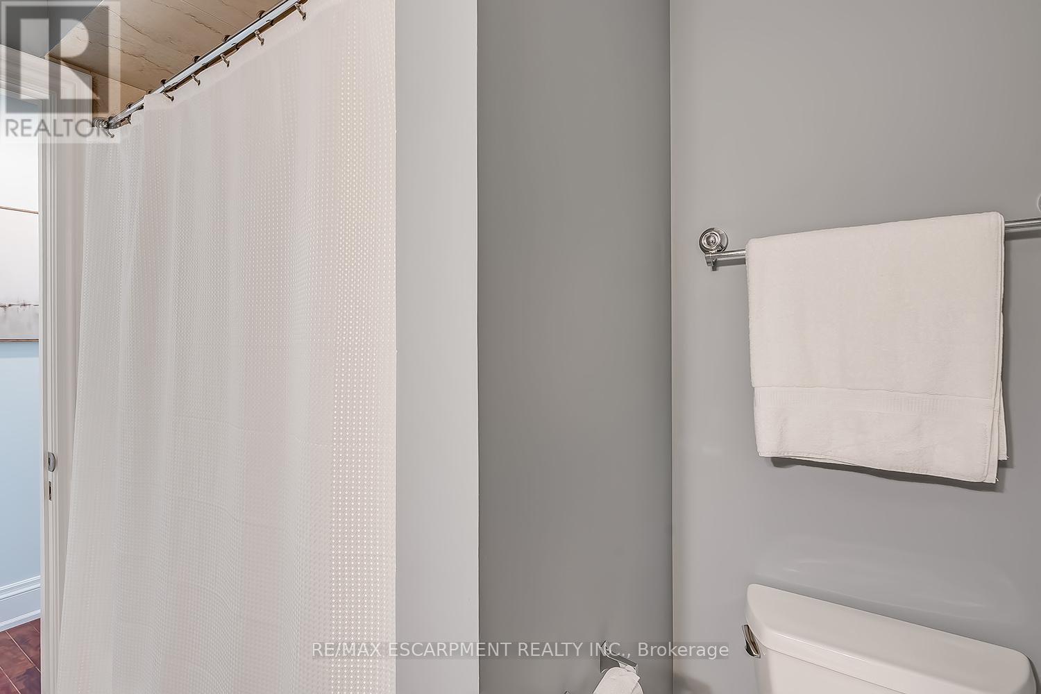 2428 Lakeshore Road, Burlington, Ontario  L7R 1C1 - Photo 30 - W12477697