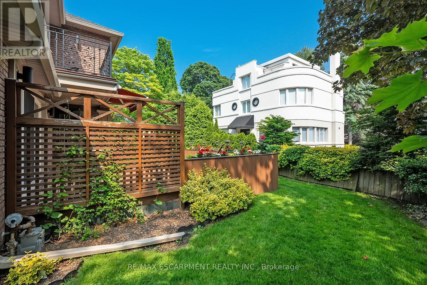 2428 Lakeshore Road, Burlington, Ontario  L7R 1C1 - Photo 42 - W12477697