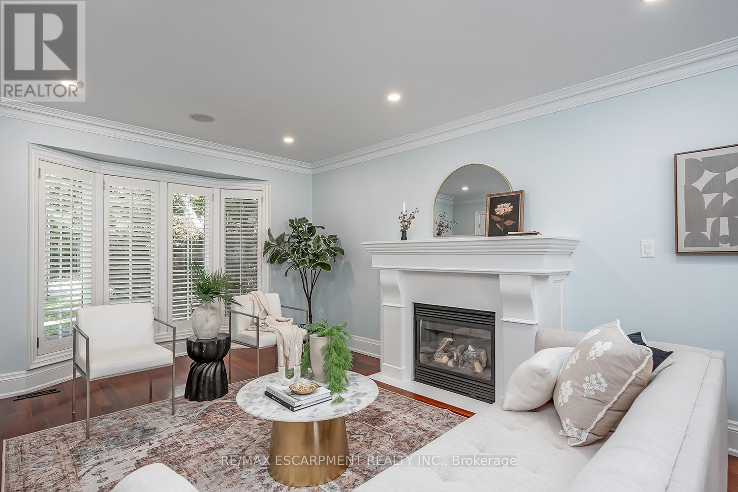 2428 Lakeshore Road, Burlington, Ontario  L7R 1C1 - Photo 8 - W12477697