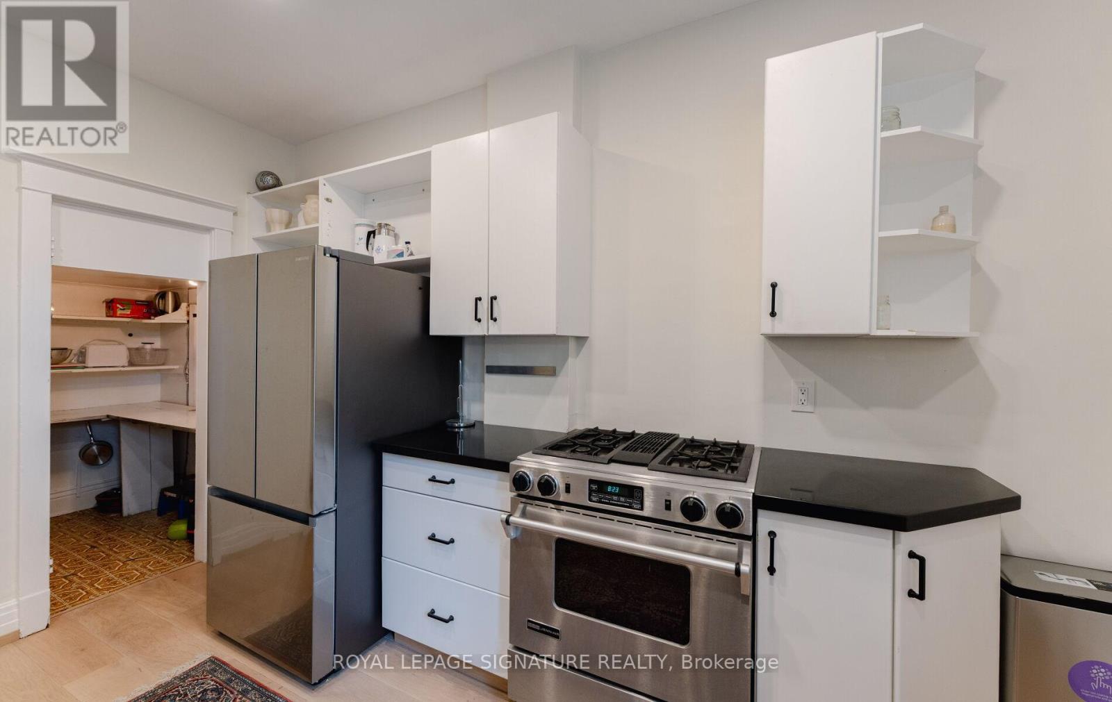 135 Marion Street, Toronto, Ontario  M6R 1E6 - Photo 15 - W12477722