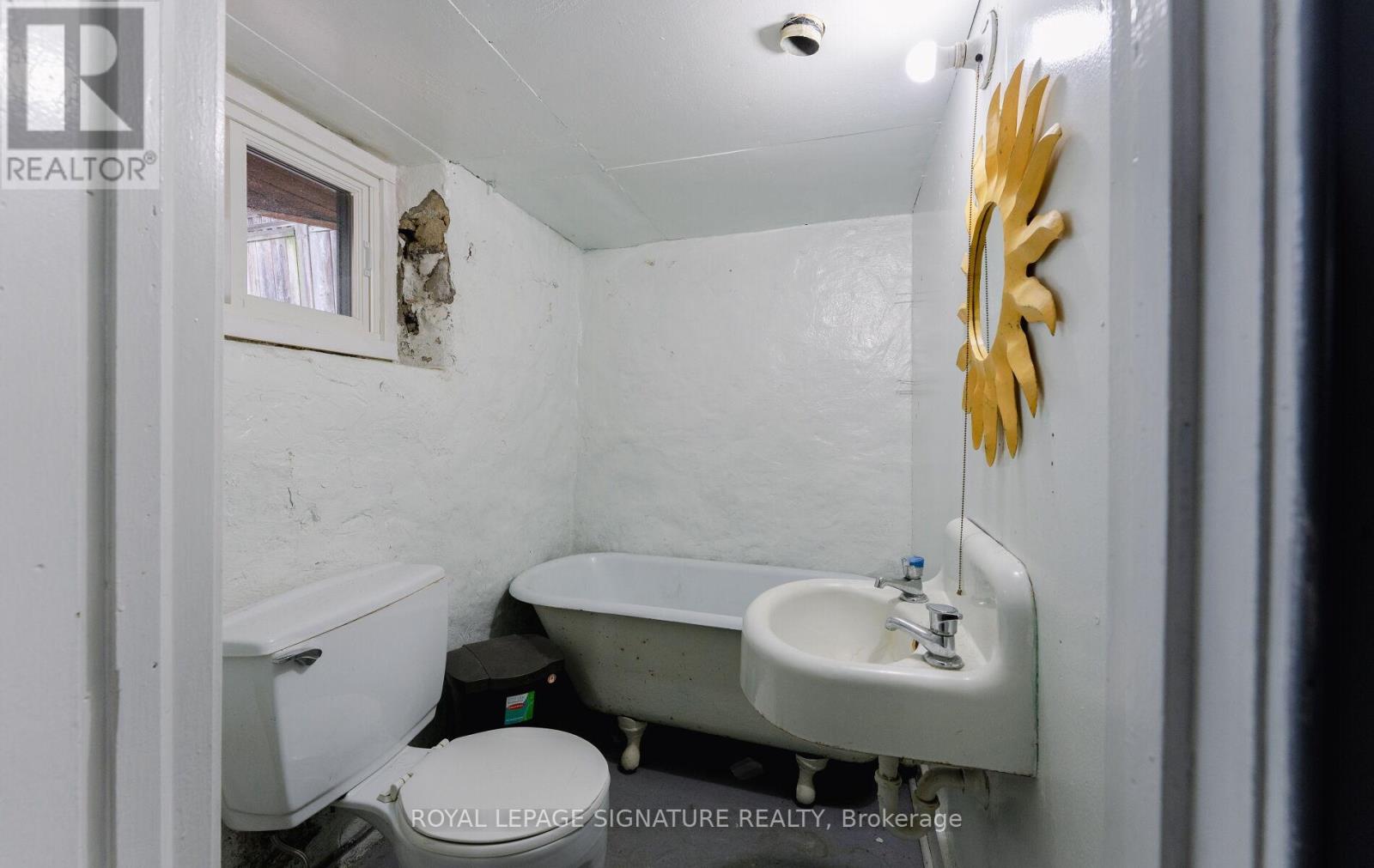 135 Marion Street, Toronto, Ontario  M6R 1E6 - Photo 47 - W12477722