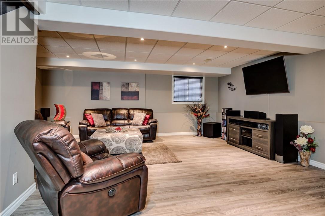 4721 Country Club Drive, Azilda, Ontario  P0M 1B0 - Photo 27 - 2125328