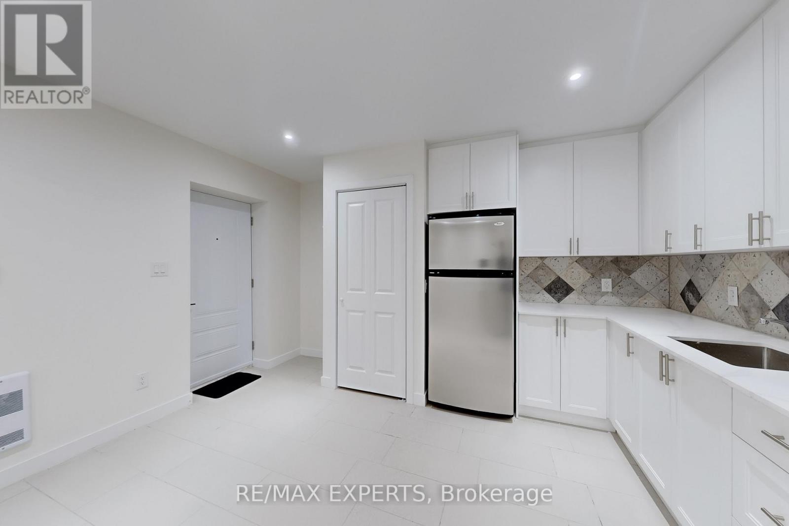 2a - 18 Faulkner Street, Orangeville, Ontario  L9W 2G5 - Photo 4 - W12477726