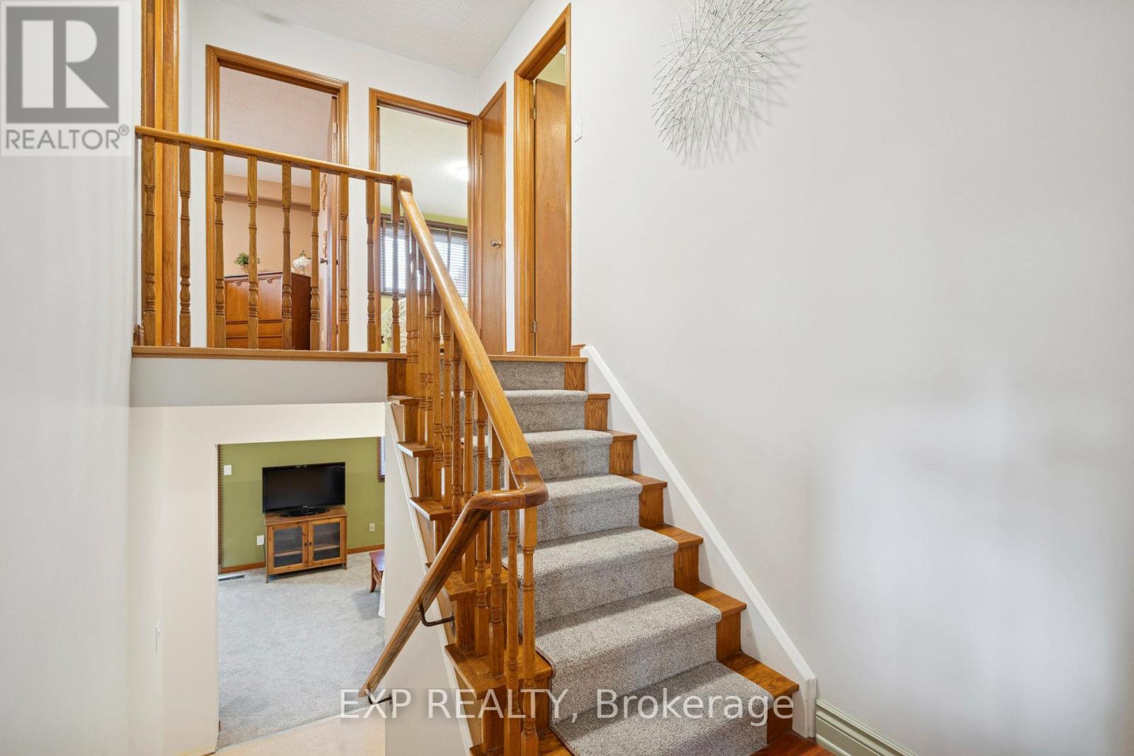 1596 Corkstone Glade, Mississauga, Ontario  L4W 2E7 - Photo 16 - W12477765