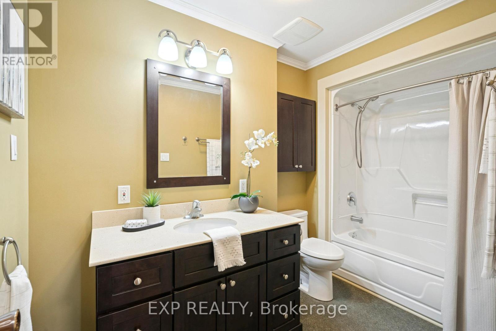 1596 Corkstone Glade, Mississauga, Ontario  L4W 2E7 - Photo 23 - W12477765