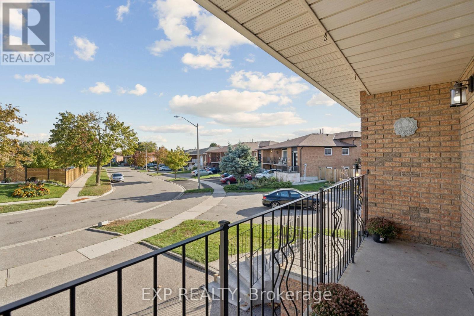 1596 Corkstone Glade, Mississauga, Ontario  L4W 2E7 - Photo 35 - W12477765