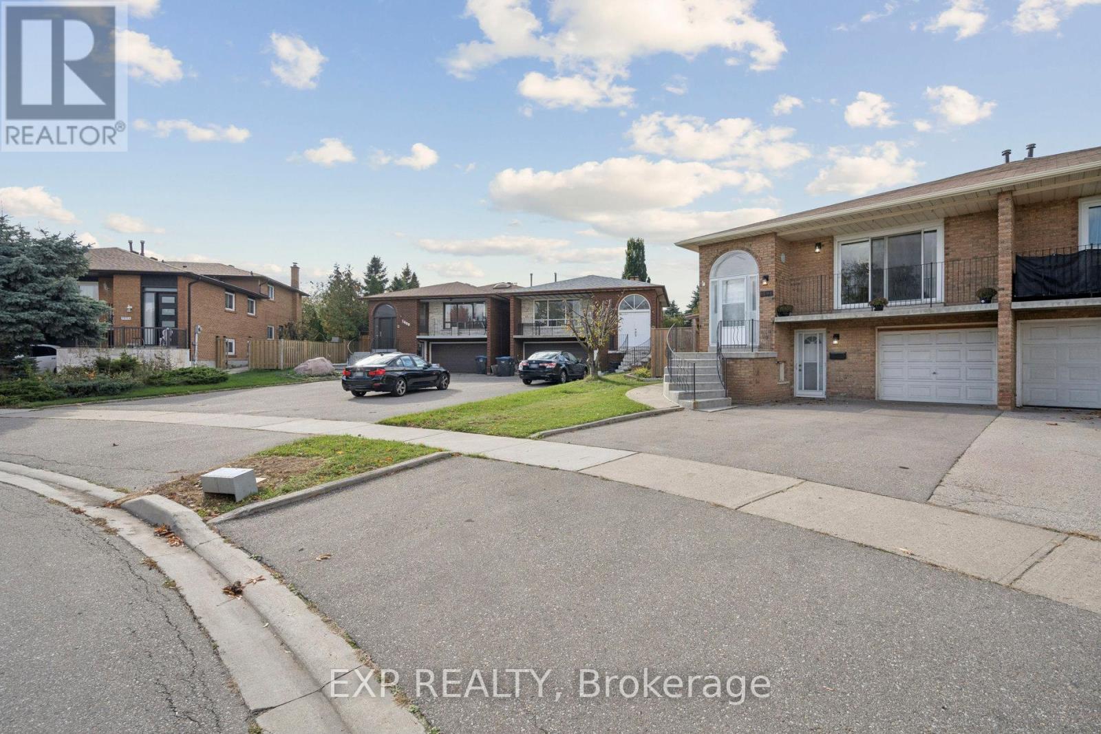 1596 Corkstone Glade, Mississauga, Ontario  L4W 2E7 - Photo 43 - W12477765