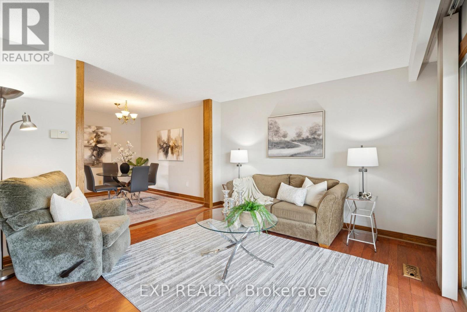 1596 Corkstone Glade, Mississauga, Ontario  L4W 2E7 - Photo 5 - W12477765