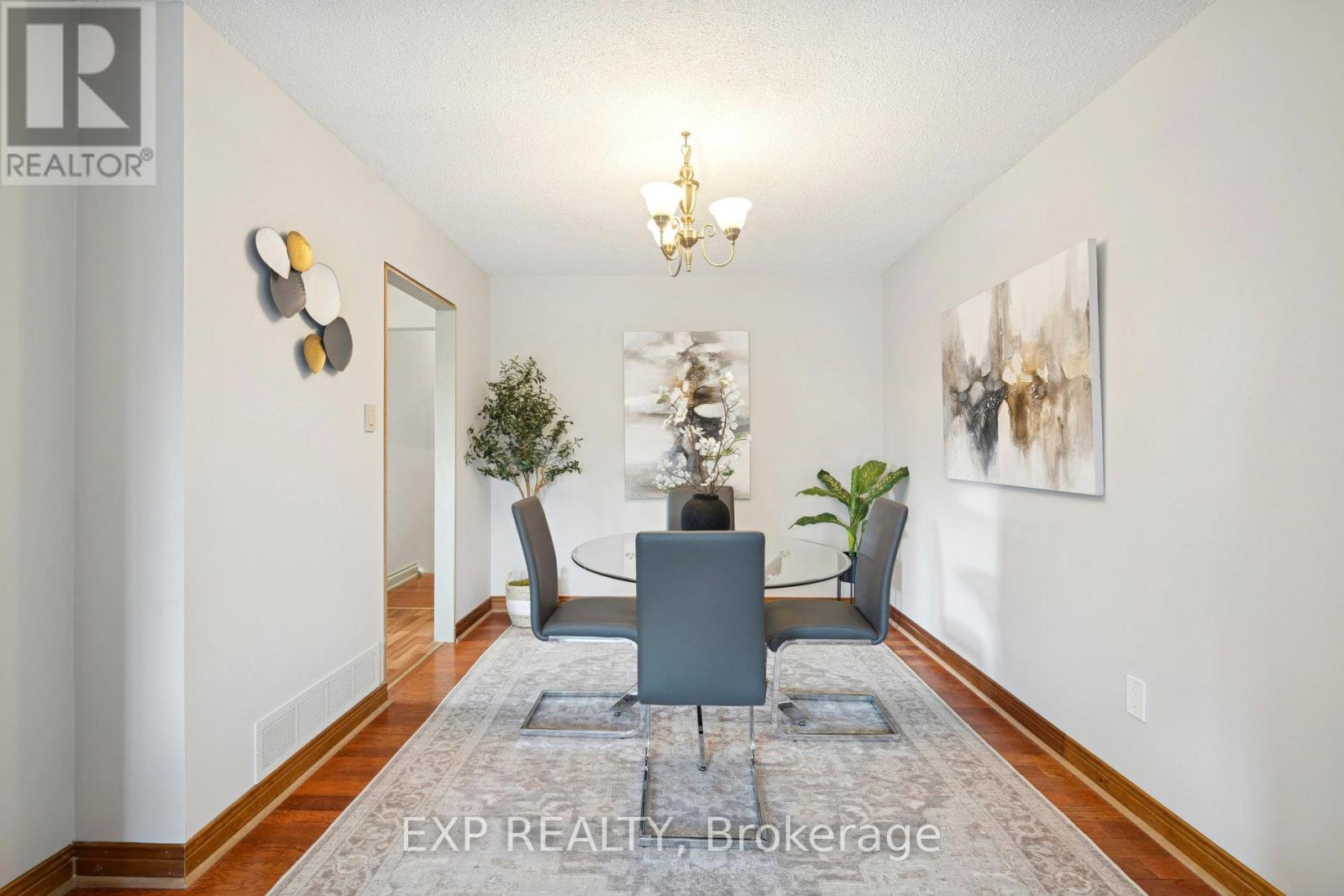 1596 Corkstone Glade, Mississauga, Ontario  L4W 2E7 - Photo 8 - W12477765