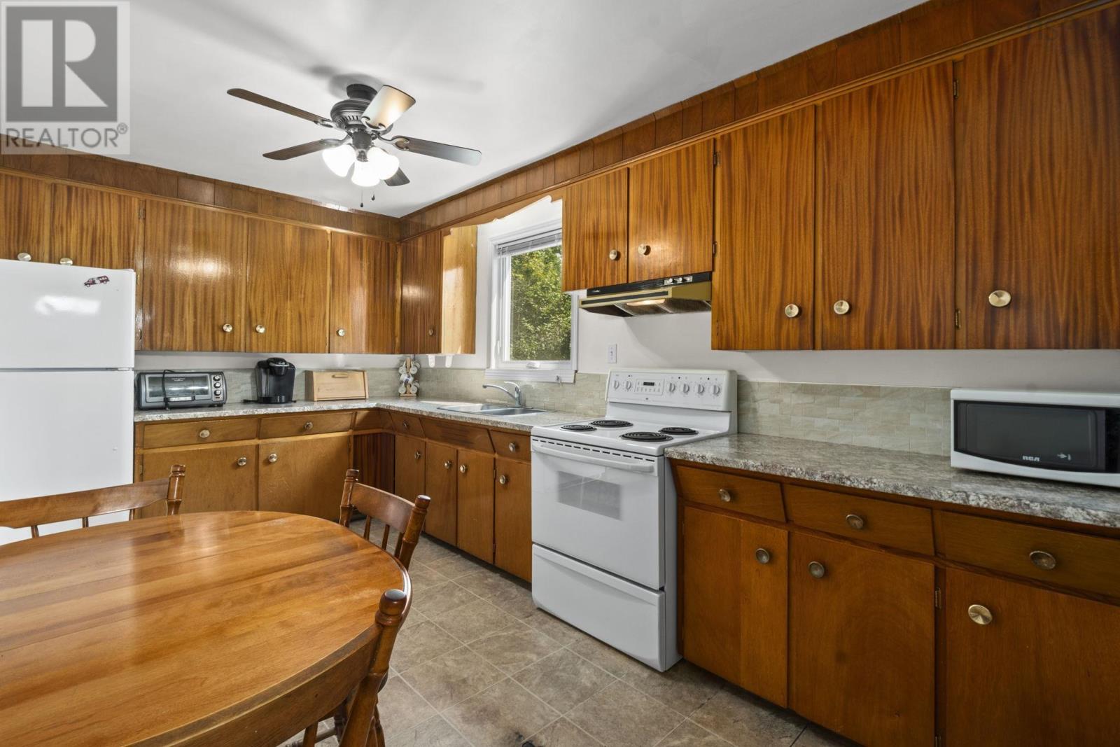 13 Convoy Avenue, Halifax, Nova Scotia  B3N 2P5 - Photo 17 - 202519389