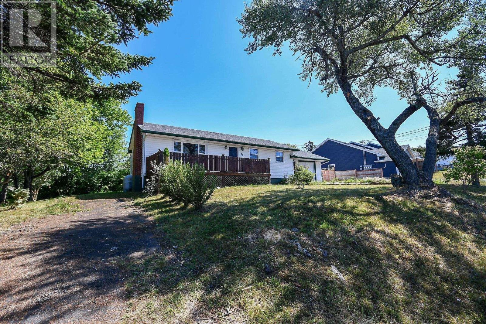 18 Bissett Road, Cole Harbour, Nova Scotia  B2V 2T1 - Photo 2 - 202520908