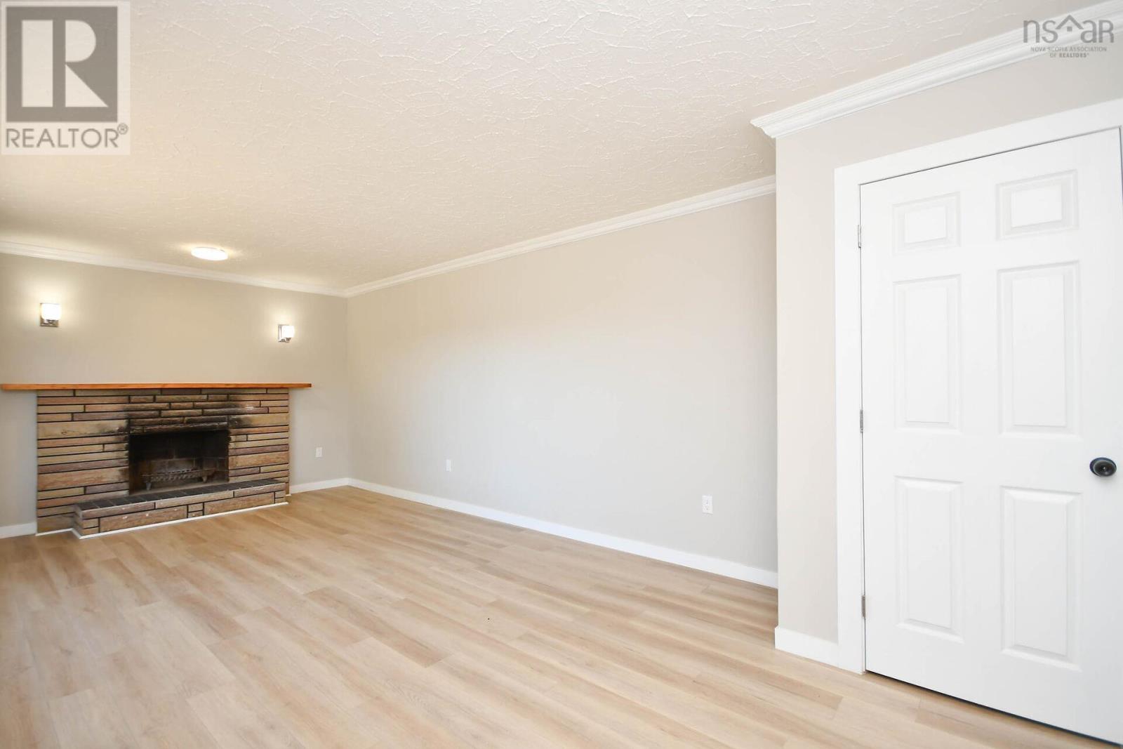 18 Bissett Road, Cole Harbour, Nova Scotia  B2V 2T1 - Photo 4 - 202520908