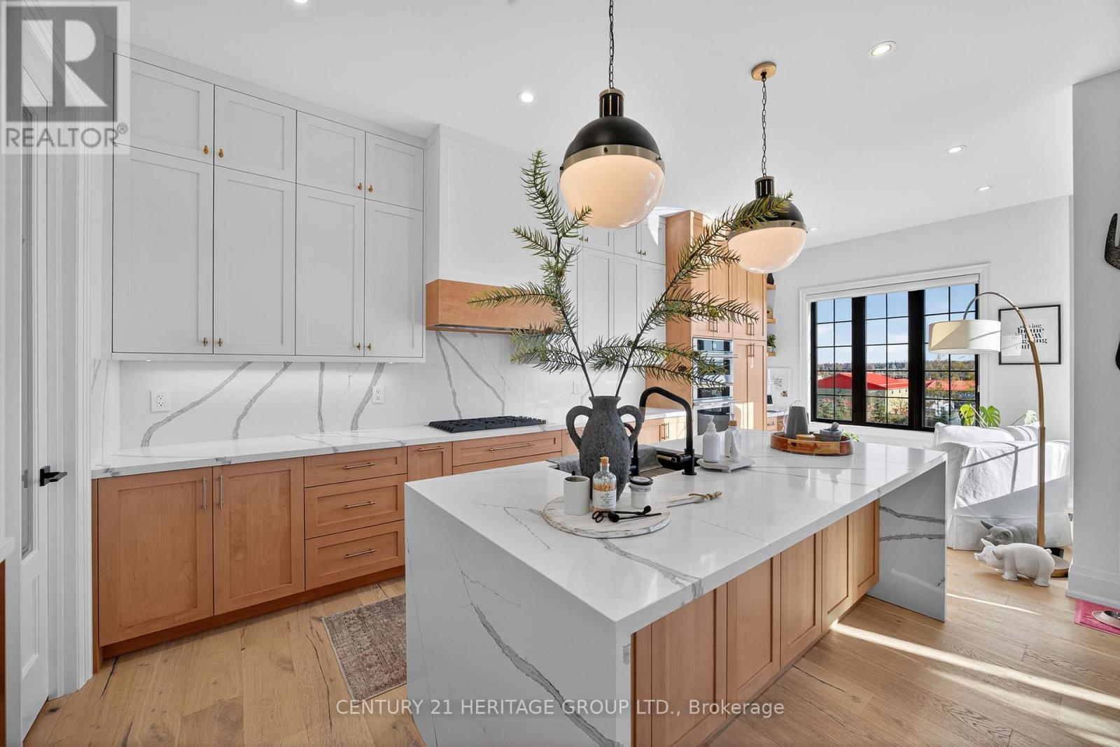 7 Caldwell Drive, Oro-Medonte, Ontario  L0L 2L0 - Photo 13 - S12475661