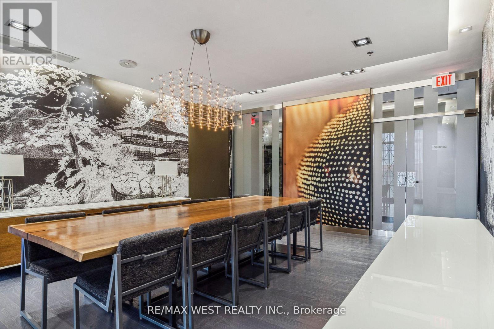 1802 - 30 Nelson Street, Toronto, Ontario  M5V 0H5 - Photo 14 - C12476041