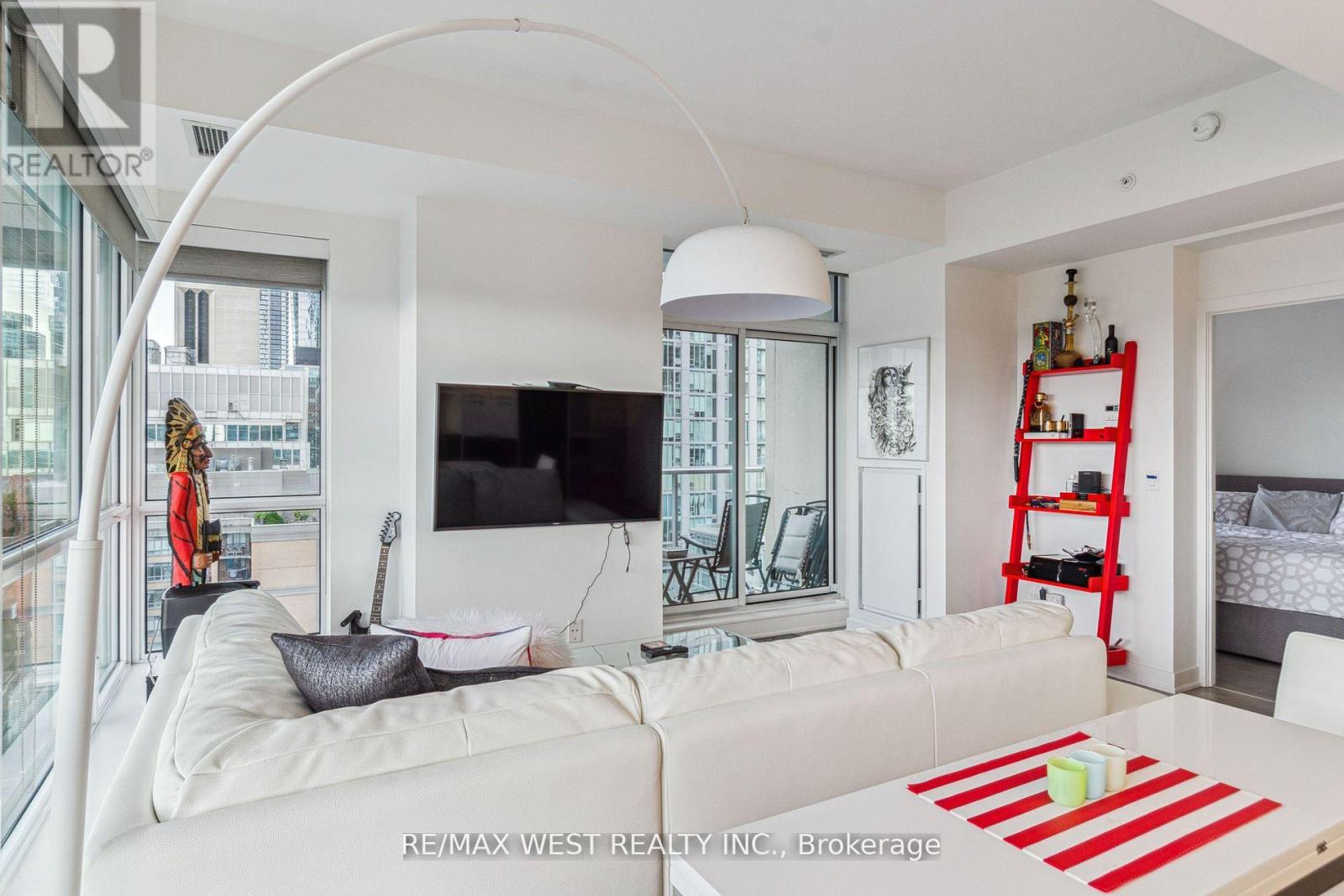 1802 - 30 Nelson Street, Toronto, Ontario  M5V 0H5 - Photo 8 - C12476041