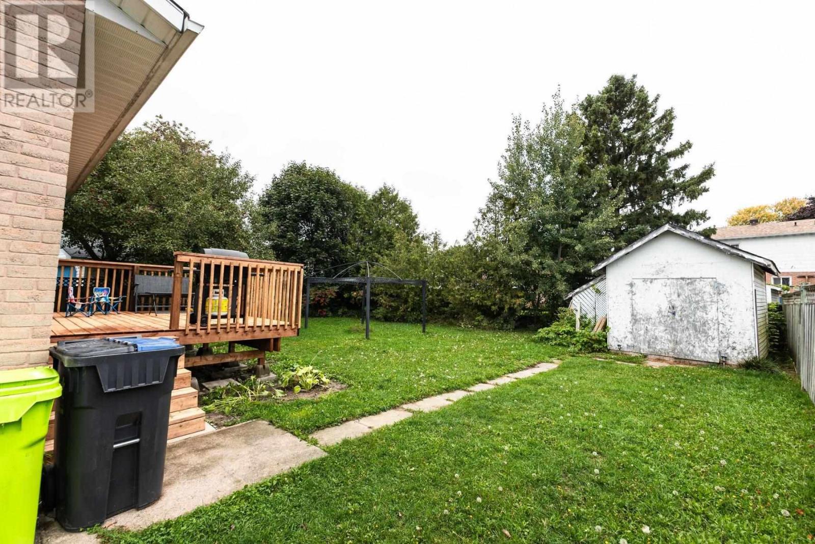 30 Sutton Pl, Sault Ste. Marie, Ontario  P6A 6B4 - Photo 4 - SM252763