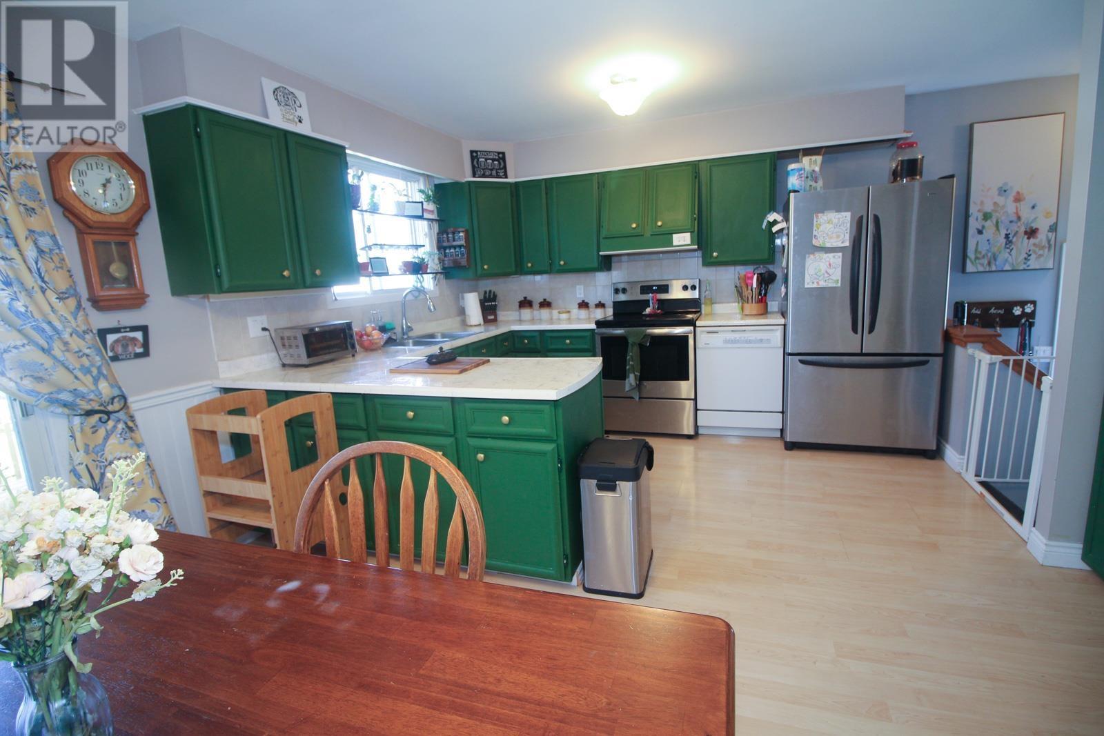 30 Sutton Pl, Sault Ste. Marie, Ontario  P6A 6B4 - Photo 9 - SM252763