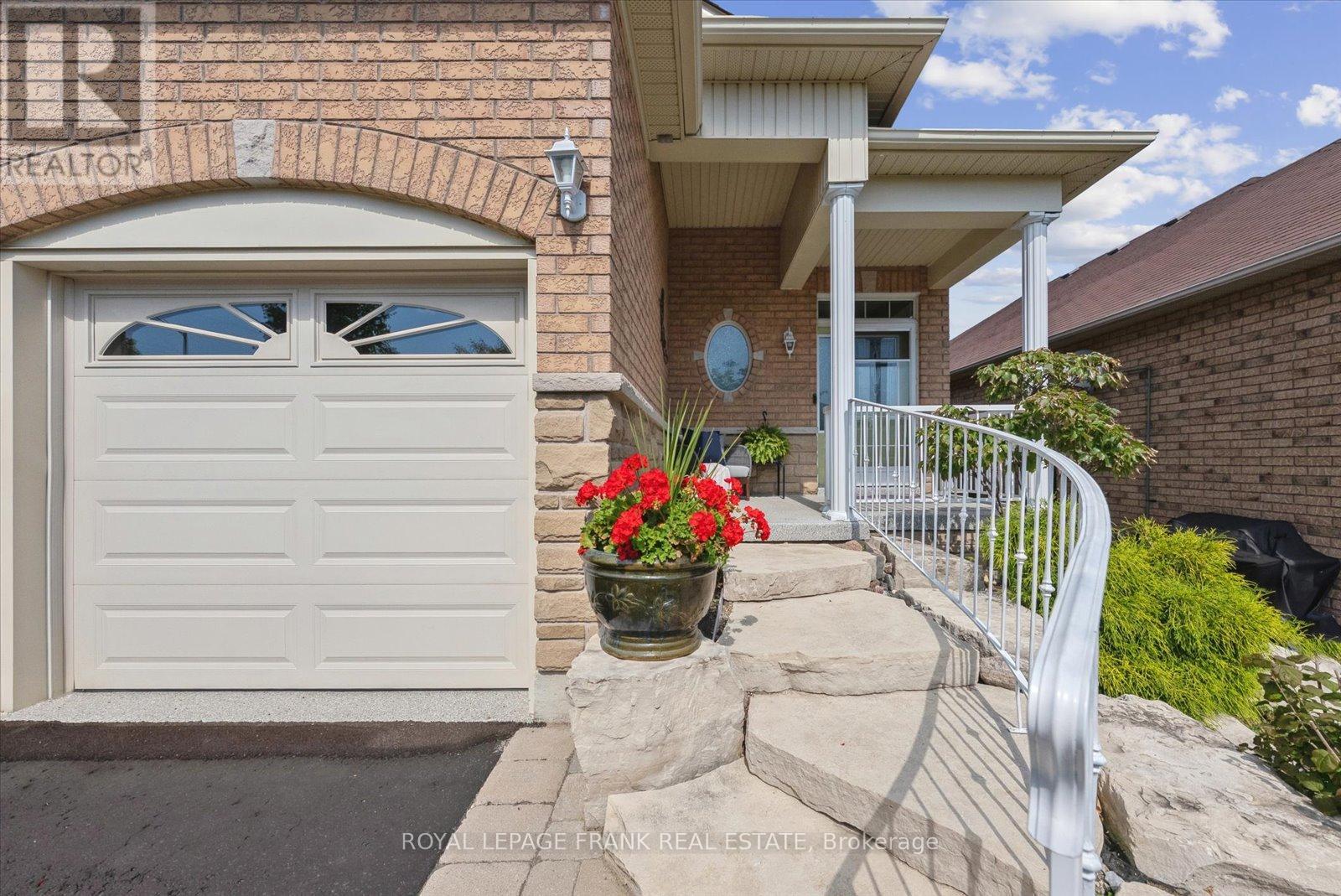 10 Bingham Gate, Clarington, Ontario  L1E 3K3 - Photo 3 - E12477844