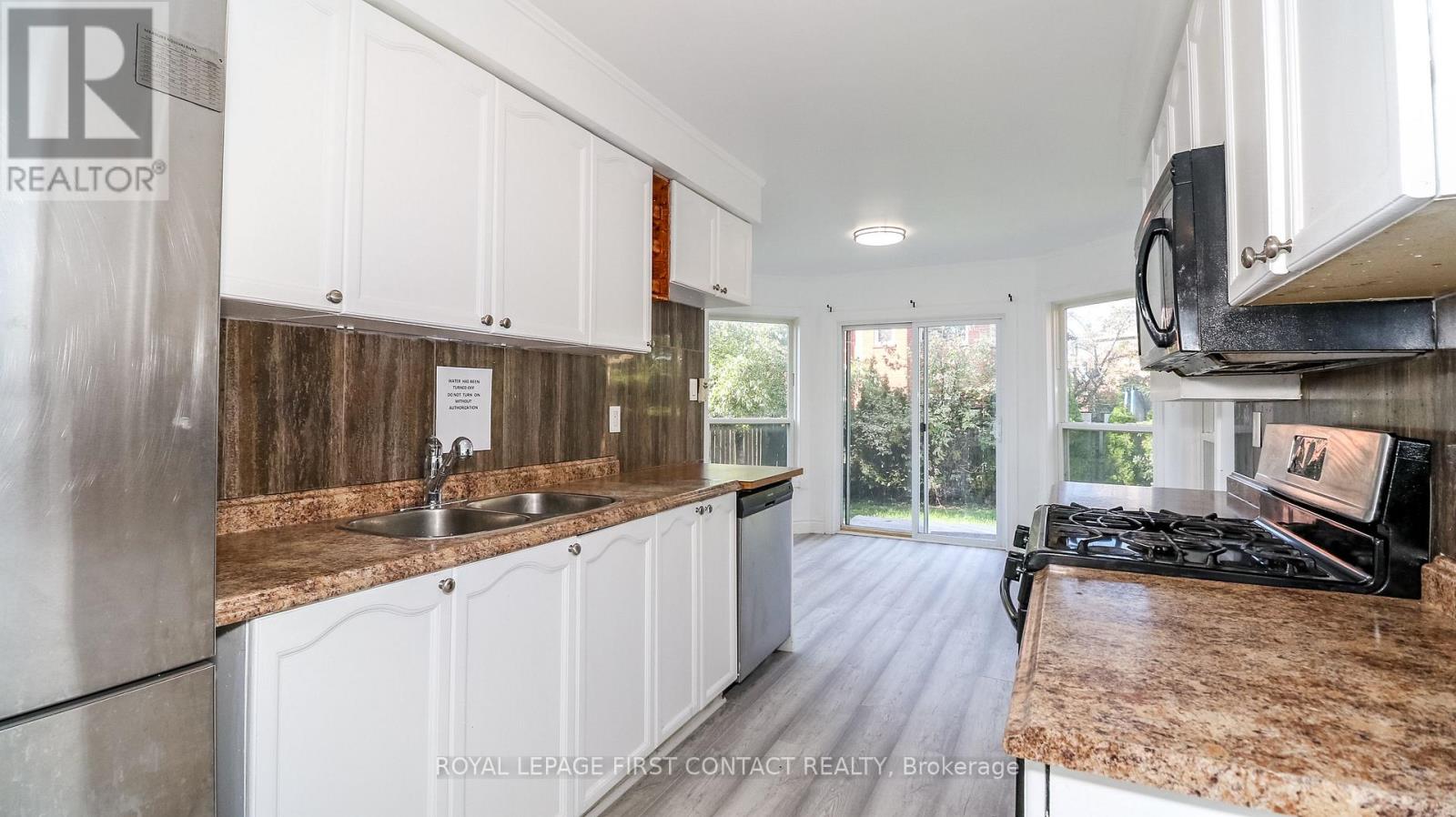 194 Kozlov Street, Barrie, Ontario  L4N 7H6 - Photo 4 - S12476152