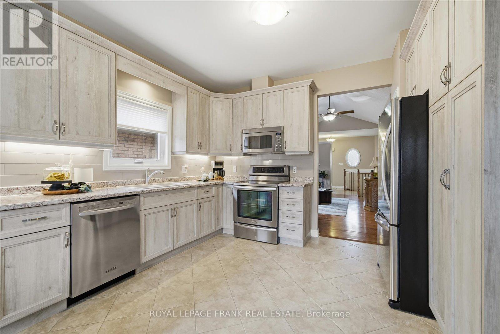 10 Bingham Gate, Clarington, Ontario  L1E 3K3 - Photo 17 - E12477844