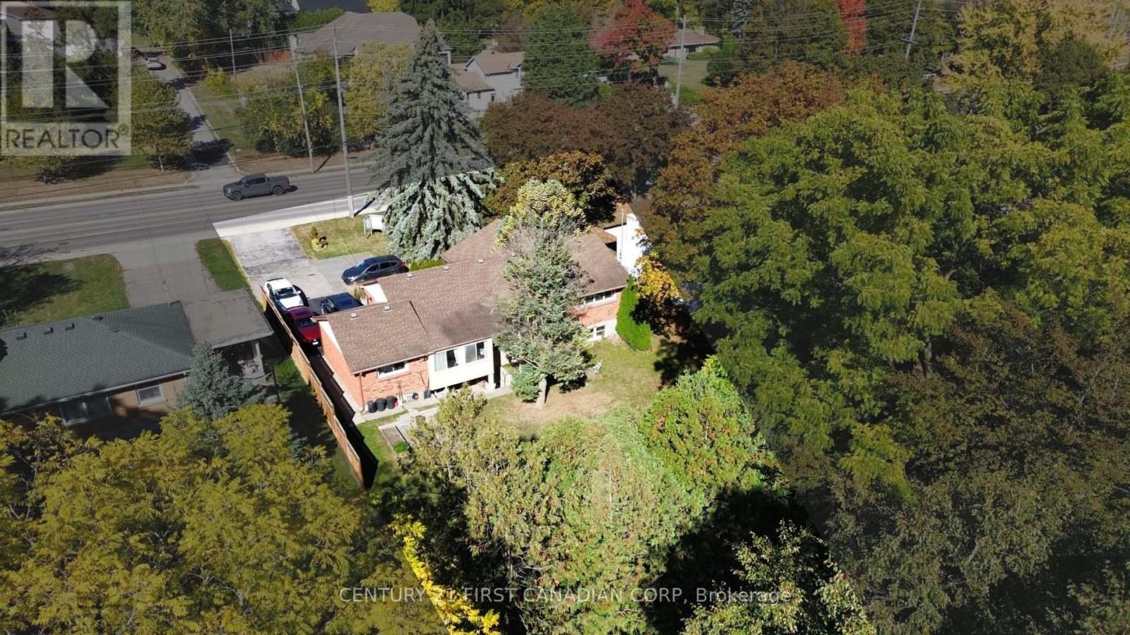 296 Sarnia Road, London North, Ontario  N6G 1N3 - Photo 3 - X12459177