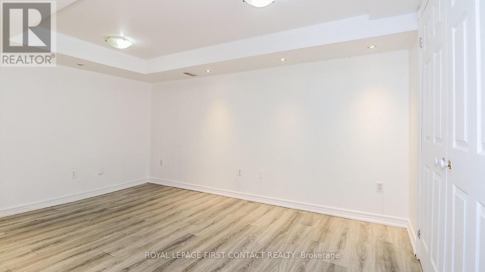 194 Kozlov Street, Barrie, Ontario  L4N 7H6 - Photo 37 - S12476152