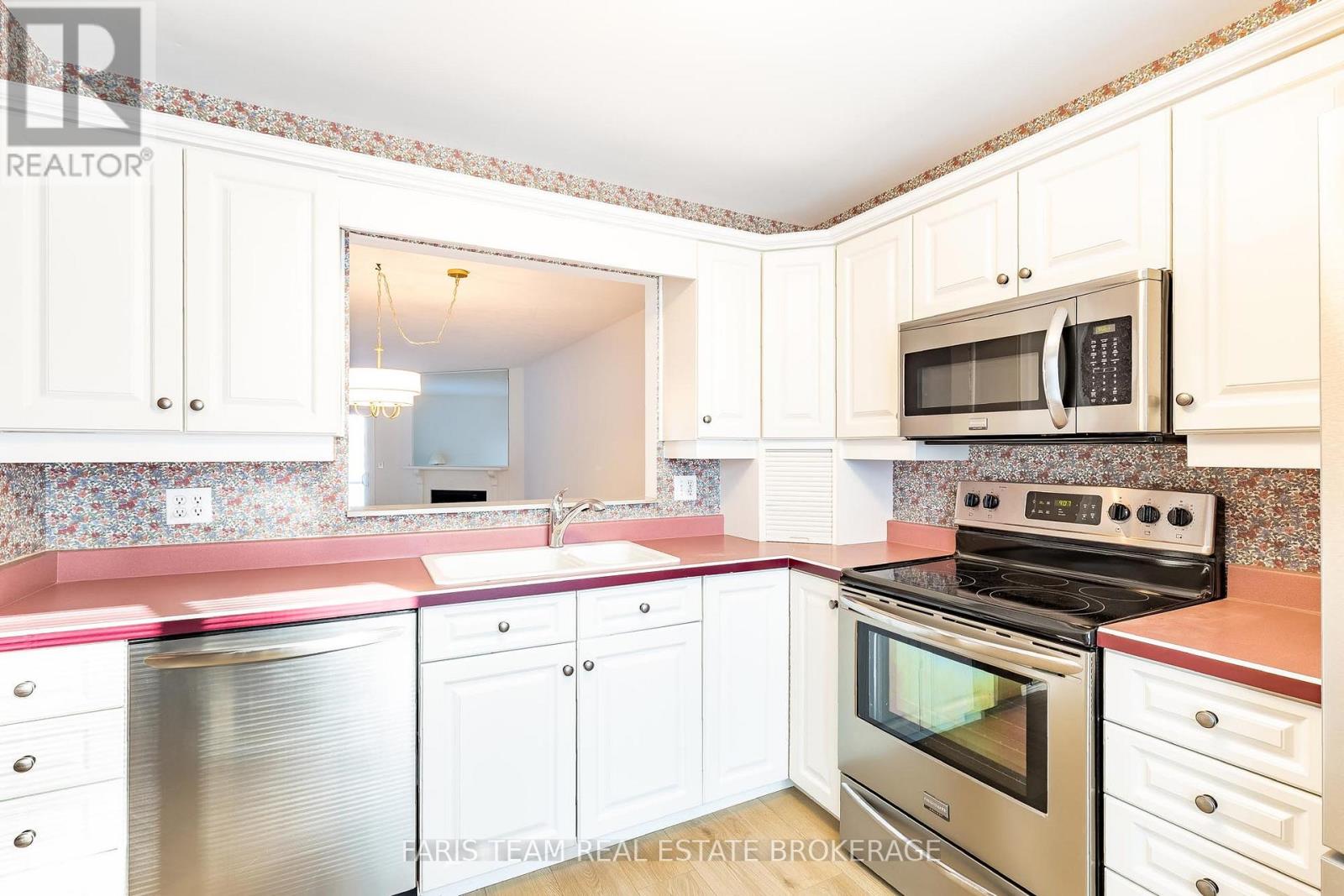 101 - 260 Cedarmere Road, Orillia, Ontario  L3V 7H1 - Photo 8 - S12476072