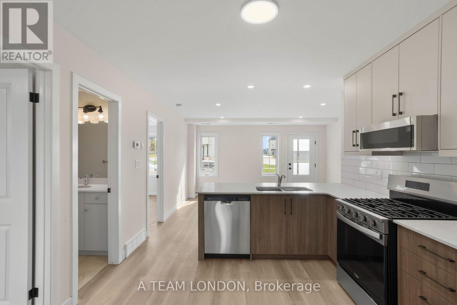 195 - 310 Callaway Road, London North, Ontario N6G 0N8 - Photo 4 - X12472665