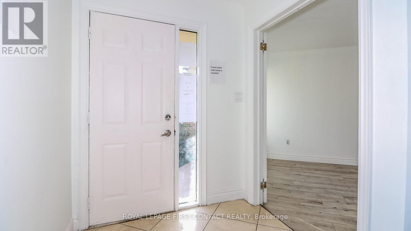 194 Kozlov Street, Barrie, Ontario  L4N 7H6 - Photo 2 - S12476152