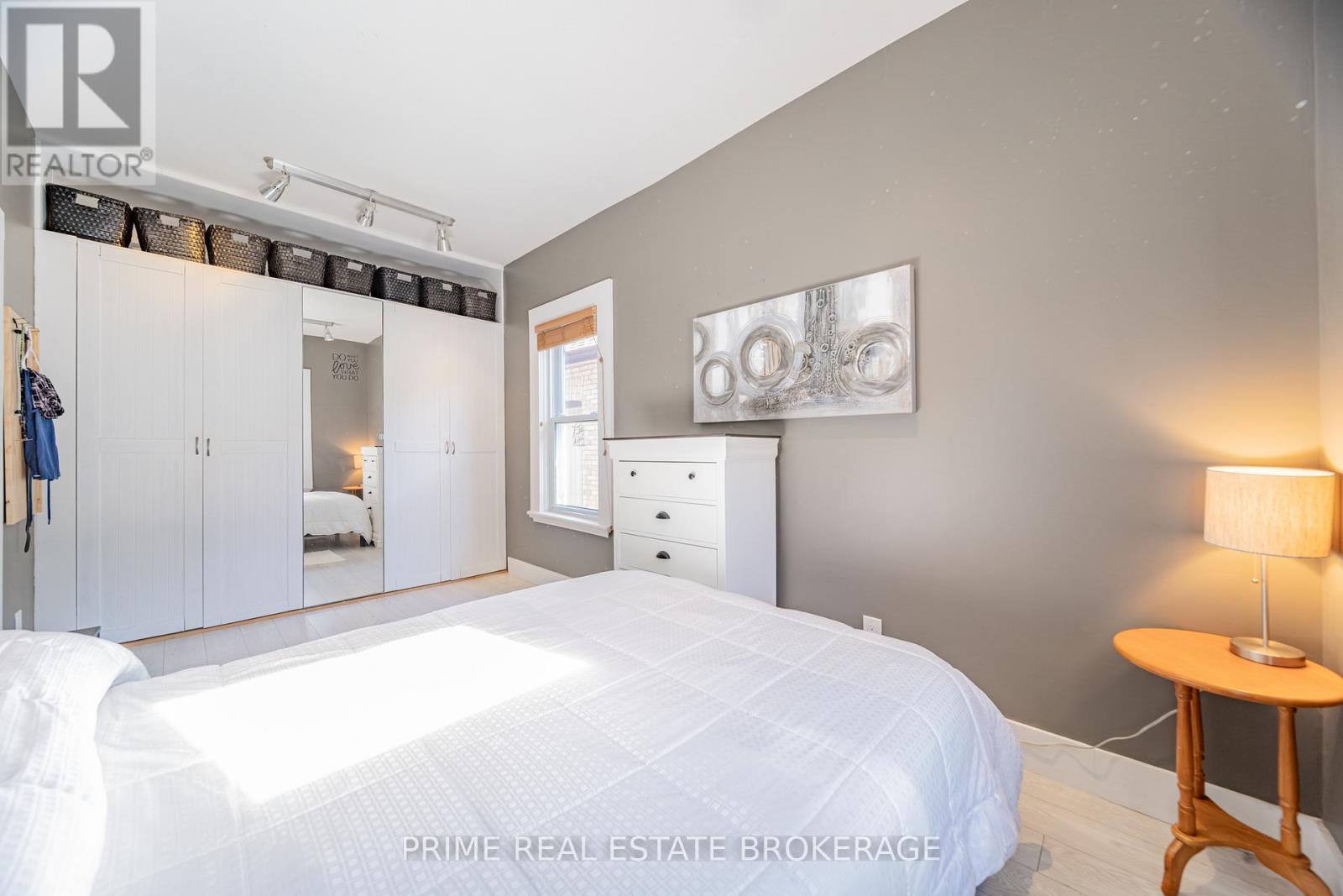 11 Briscoe Street E, London South, Ontario  N6C 1W8 - Photo 24 - X12473847