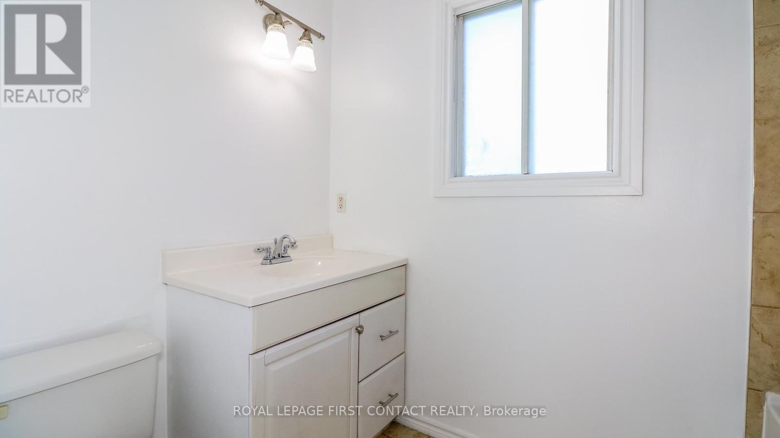 194 Kozlov Street, Barrie, Ontario  L4N 7H6 - Photo 23 - S12476152