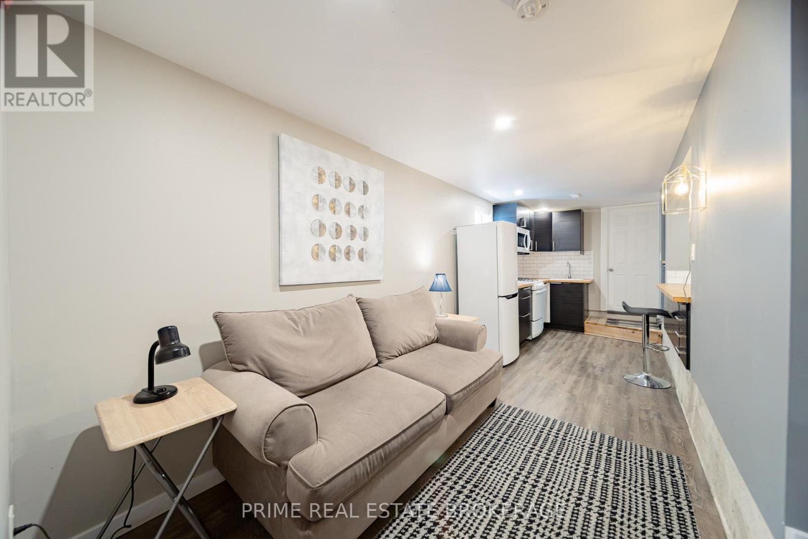 11 Briscoe Street E, London South, Ontario  N6C 1W8 - Photo 32 - X12473847