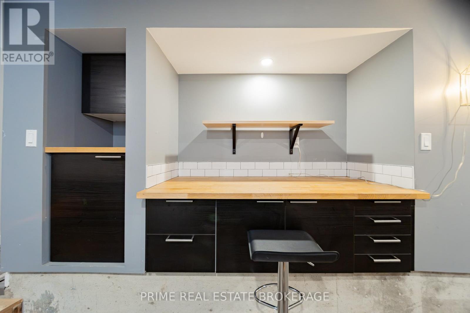 11 Briscoe Street E, London South, Ontario  N6C 1W8 - Photo 34 - X12473847